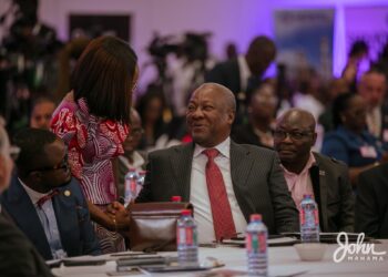 Mahama did not promise to stabilise the struggling Ghana Cedi in 100 days.