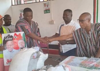Kwaku Asafo Agyei Donates to Home Constituency Ahead of election