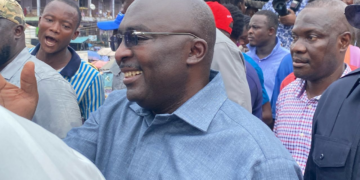 Bawumia donates GH¢200K, 1000 bags of Cement to Adum fire victims