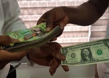 Fitch revises end-year cedi projection to GH₵13 per dollar