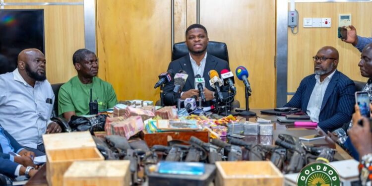 Asangrakwa: GoldBod taskforce arrests 10 Chinese, seizes 1.3kg gold, GH₵1.3m cash