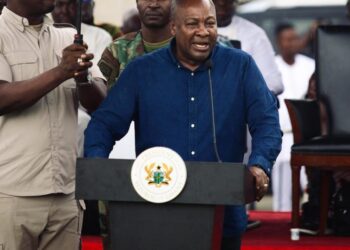 Road contractors with double payments will face the law – Mahama