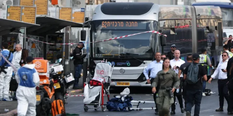 Palestinian gunmen kill six persons at Jerusalem bus stop