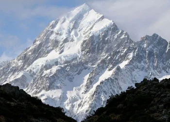 Two climbers die after fall on New Zealand’s highest peak