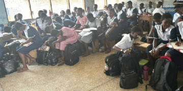 Education Ministry to deliver 3,282 desks to Labone SHS following furniture shortage