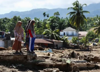 Death toll in Indonesia floods passes 500