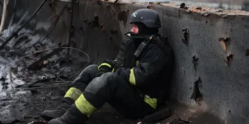 Four dead in Russian attack as diplomatic efforts to end war continue