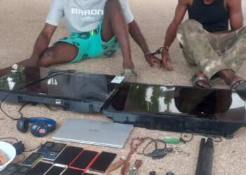 Accra: Police arrest three suspects, recover assault rifle in robbery crackdown