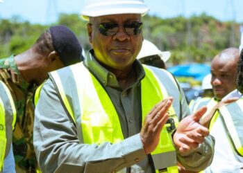 Mahama visits Akosombo following fire, applauds quick restoration work