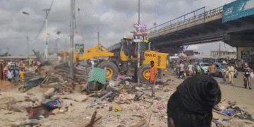 Awutu Senya East Assembly demolishes Kasoa old market, traders stranded