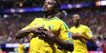 South Africa score late from spot to draw with Czech Rep