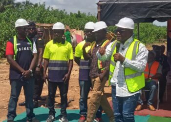 Central Regional Minister warns contractors to deliver 24-hour economy market projects on schedule
