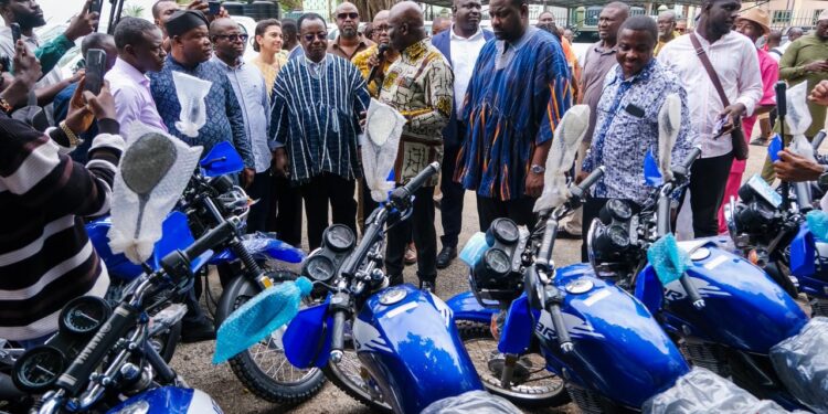 Gov’t’s retooling of veterinary services receives major boost as FAO hands over vehicles, motorcycles and laboratory equipment