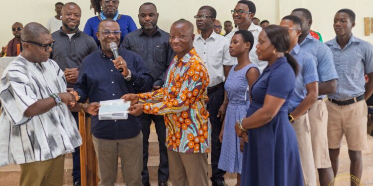 V/R: Abutia SHTS receives GHS300,000 support for girls’ dormitory toilet project and 500 desks
