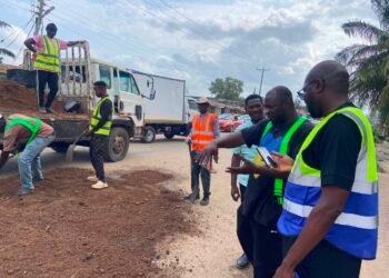 GA/R: Amasaman MP introduces contractor for 3 Junction–Achiaman–Doblo Gonno road project to residents