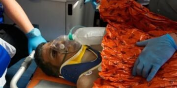 Venezuela: man found alive days after earthquakes
