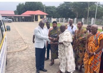 GA/R: TDC Ghana donates 26-seater bus to Tema Traditional Council