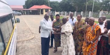 GA/R: TDC Ghana donates 26-seater bus to Tema Traditional Council