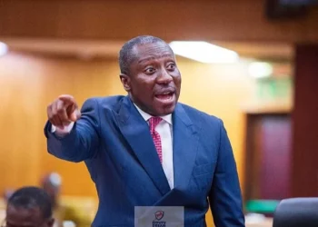 Minority walks out of Parliament after clash with First Deputy Speaker
