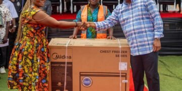 Okudzeto Ablakwa donates 100 chest freezers to Juapong market women