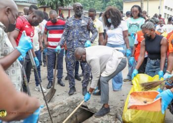 COCOBOD staff joins national clean Ghana campaign