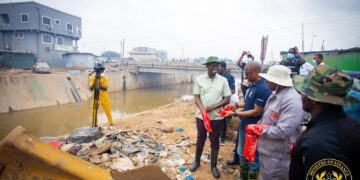 Acting Defence Minister joins Armed Forces in national clean-up exercise