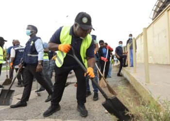 GRA boss urges Ghanaians to support environmental cleanliness after floods