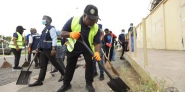 GRA boss urges Ghanaians to support environmental cleanliness after floods