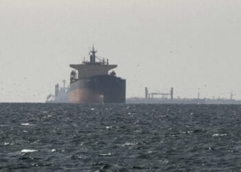 US insists Strait of Hormuz is open as it exchanges strikes with Iran