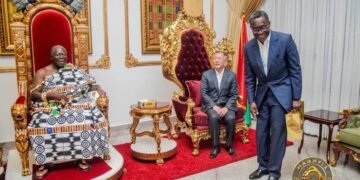 Hyundai Motor Group Executive Chair presents automobile model to Asantehene during courtesy visit