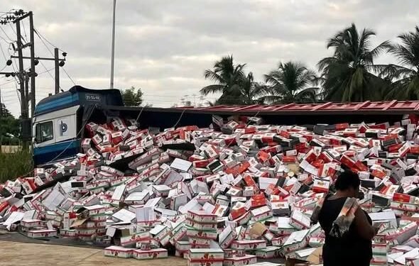 V/R: Calls grow for CSR support to Sokpoe after residents protect fallen tomato purée truck