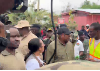 President Mahama donates relief items to 37 Military Hospital and Maamobi Polyclinic for flood victims