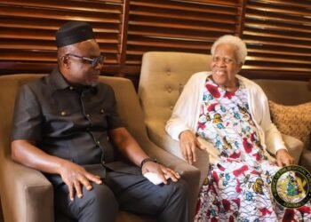 Central Regional Minister pays courtesy visit to late Amissah-Arthur’s mother, honors his legacy