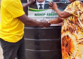 GA/R: Bishop Abraham Aidoo donates polytank to Holyland–New Apollonia community