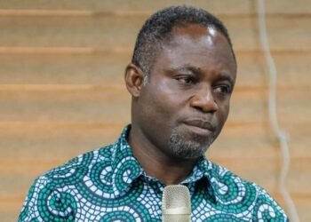Health Minister calls for clear separation between boards and management