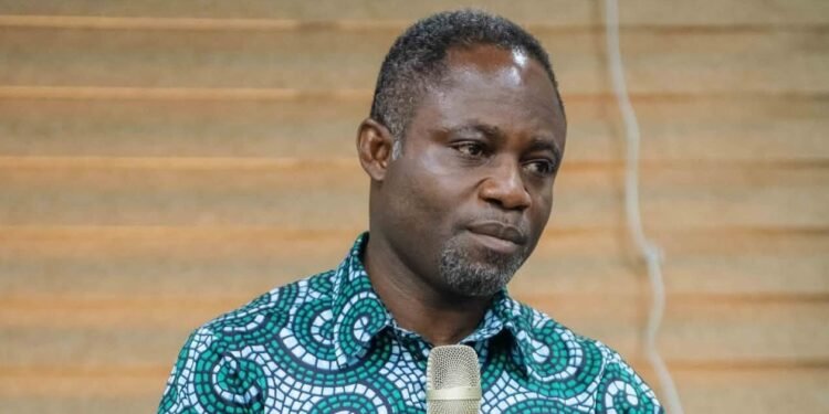 Health Minister calls for clear separation between boards and management