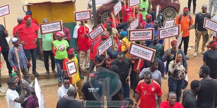 Kwadaso NDC supporters demonstrate against MCE Eric Asibey