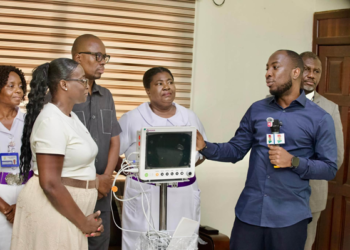 Dr Kwaku Asiedu-Nketiah Jnr donates cardiac monitor to Tema General Hospital