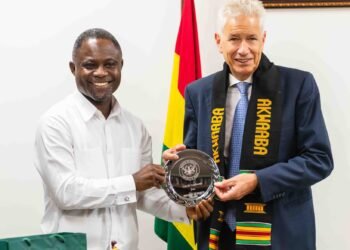 Health Ministry, Global Fund discuss measures to address shortages of essential medicines