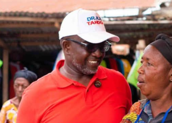 K.B. Tandoh engages Mim traders, outlines vision for Asunafo North