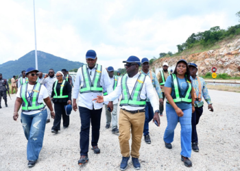 Transport Ministry assess measures to ease cargo congestion at port