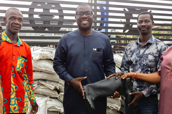 E/R: Over 200 farmers in Akuapem North receive farming inputs