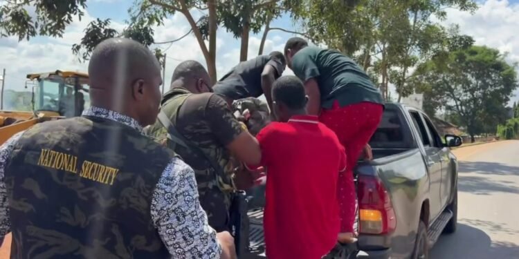 Accra-Kumasi Expressway: 15 arrested, six trucks impounded over alleged sandwinning