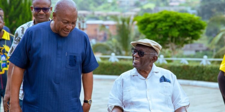 Mahama pays visit to Kufuor, checks on his well-being