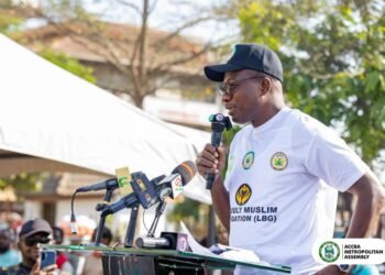Mahama Ayariga directs MMDCEs to secure land for waste transfer stations
