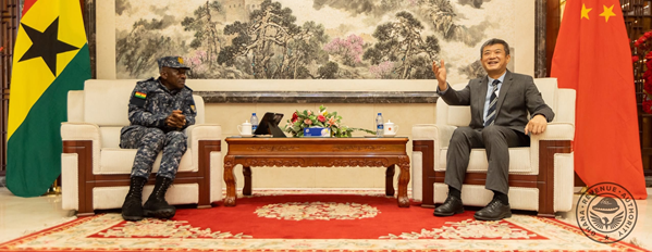 Customs Commissioner Aaron Konor pays courtesy visit to Chinese ambassador