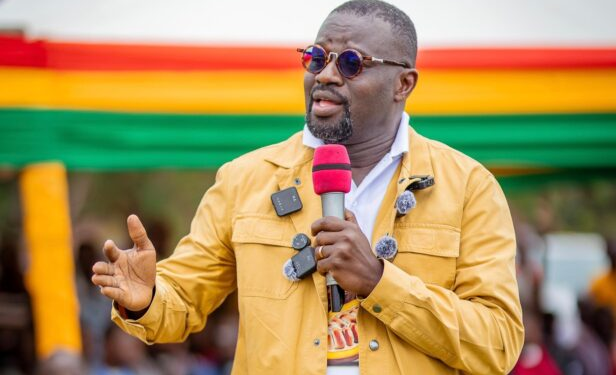 Annoh-Dompreh condemns overnight detention of Baffour Awuah