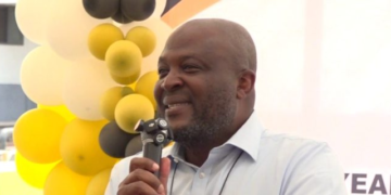 Ibrahim Mahama thanks Alan Kyeremanten for helping to establish Dzata cement project