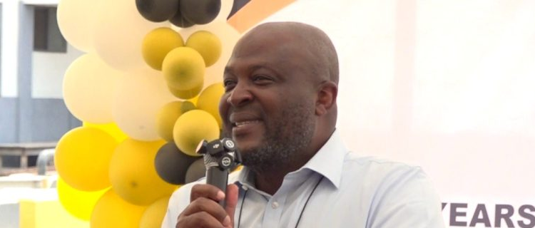 Ibrahim Mahama thanks Alan Kyeremanten for helping to establish Dzata cement project