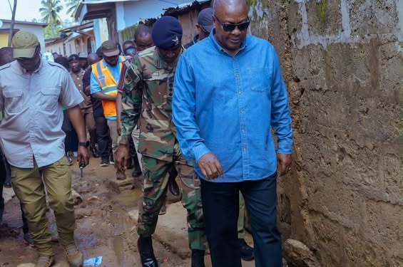 V/R: Mahama visits flood-affected communities in Hohoe, donates relief items
